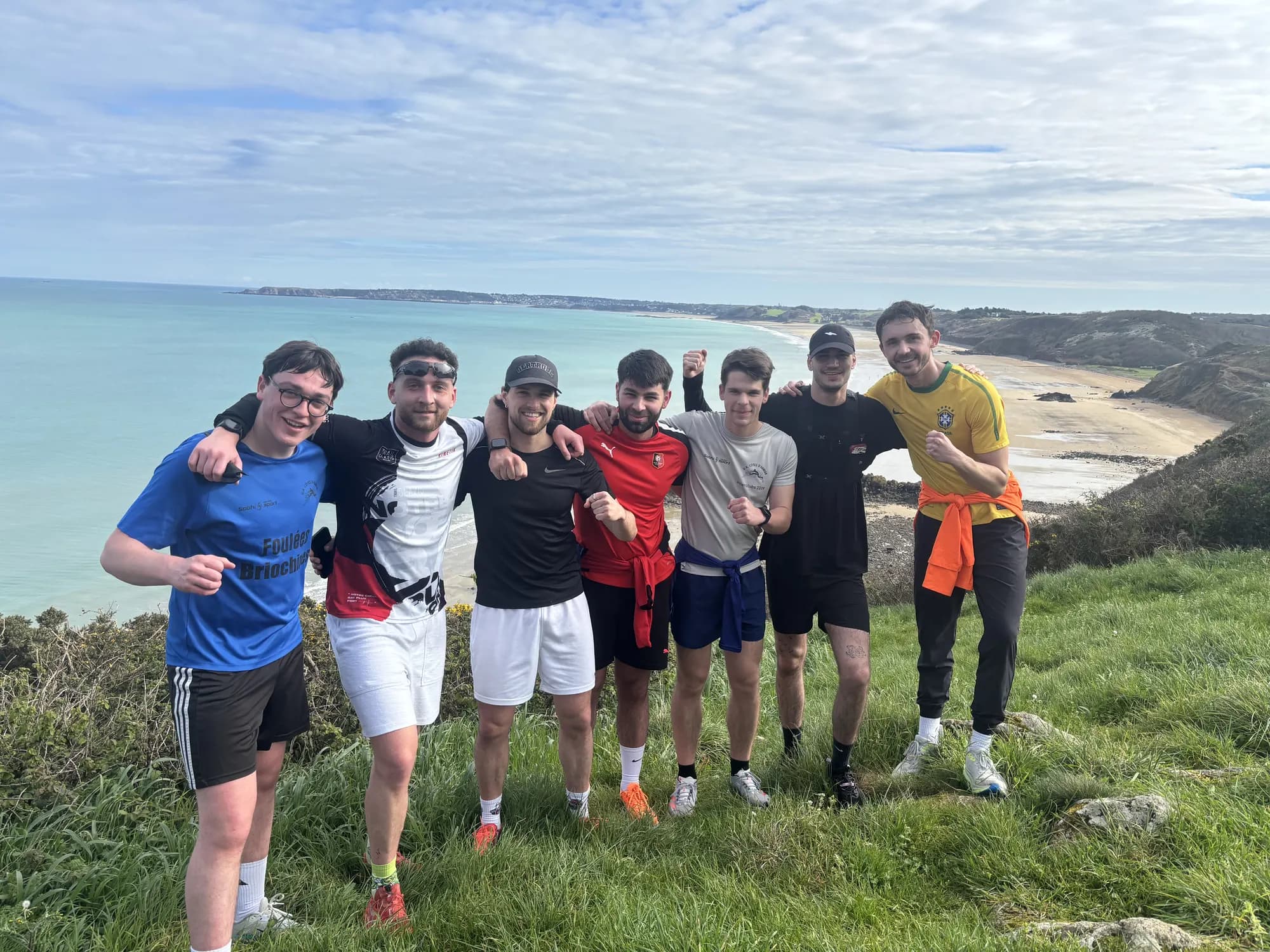 Groupe Sūana sur la côte bretonne